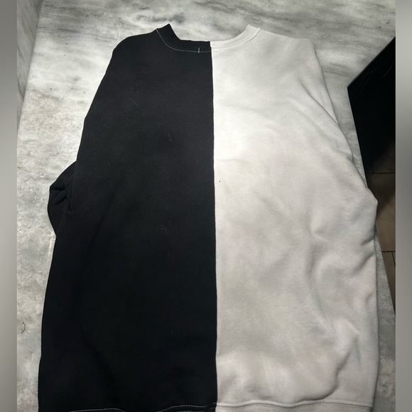 Garage clothing - crew neck lightly worn size M - Picture 2 of 2